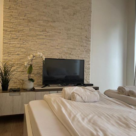 Empire Queen Apartments Белград Экстерьер фото